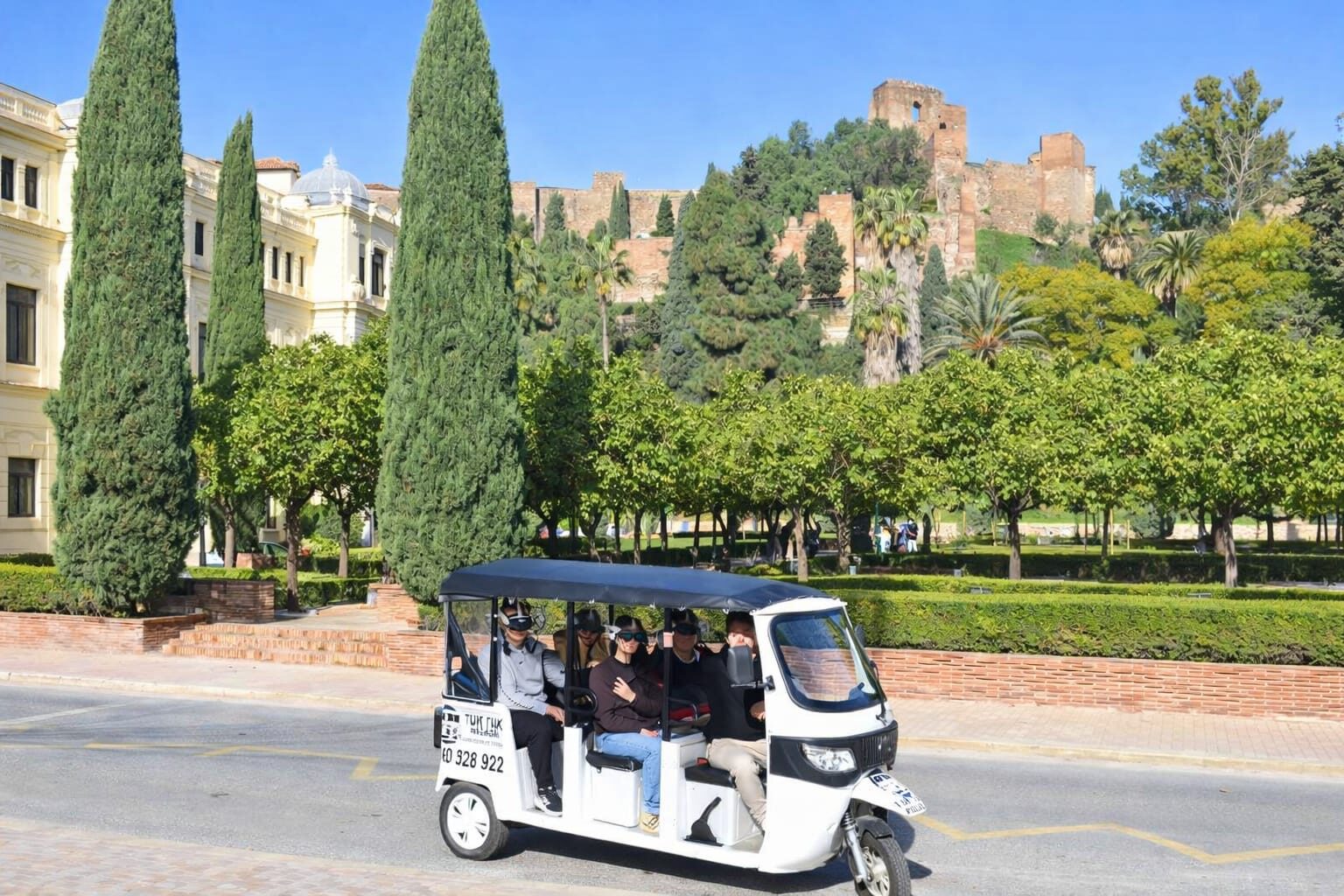 Tuk Tuk Málaga recorriendo el centro histórico